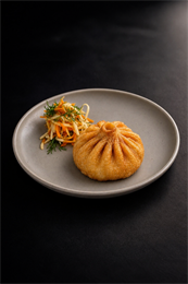 {{photo.Alt || photo.Description || 'Нежная начинка из курицы с сыром и зеленью'}}